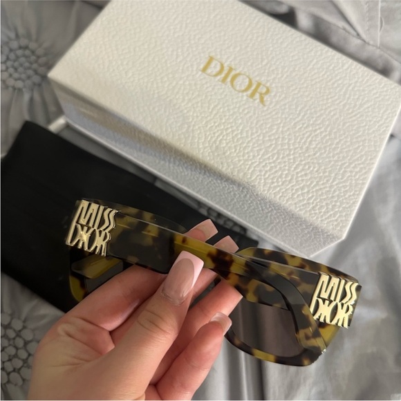 Dior Brown Tortoise Sunglasses - Picture 2 of 9